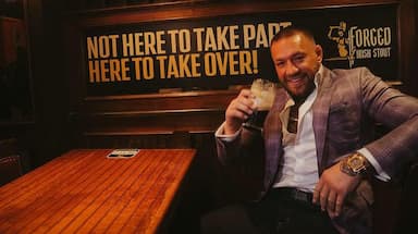 UFC明星康纳·麦格雷戈在西班牙夜总会打人
