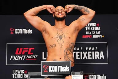 UFC格斗之夜：刘易斯 VS 特谢拉！赛前称重