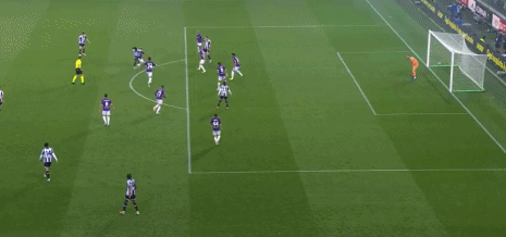 半场：十人乌迪内斯1-0佛罗伦萨，卢卡破门，比约尔染红